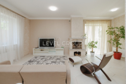     165 2   Alpen Park,   8