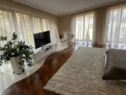 ������ ������� 560 �.��. � �.�. ����� (�����-�����) � �������� ���� 20