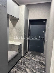 ������ ��������� ������� 180�2 � �������� ������� �������, ������ (������������ �-�). ���� 8
