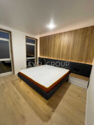   150  2   Beverly Hills, ,   10