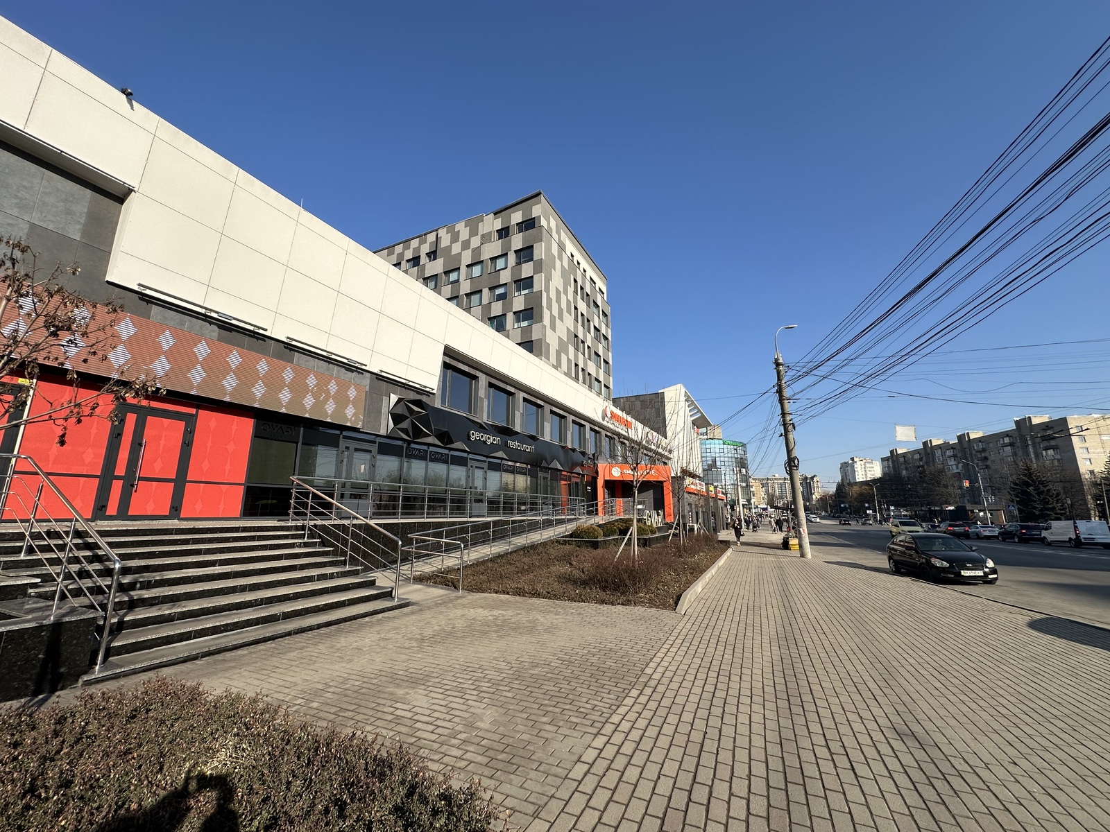 Оренда комерційного приміщення в ТЦ s)mall фото 1 Оренда комерційного приміщення в ТЦ s)mall фото 1
