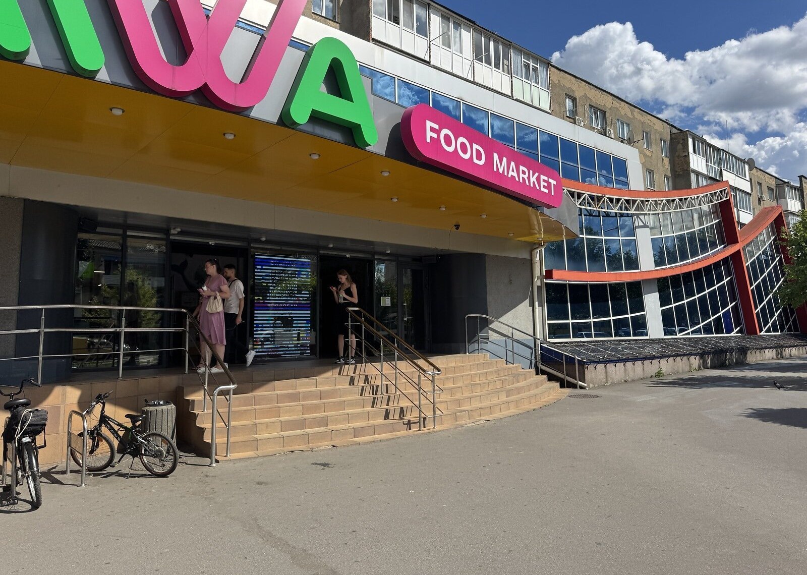 Здається комерційне приміщення на вул. Замостянська 1, площа 210 кв.м фото 1 Здається комерційне приміщення на вул. Замостянська 1, площа 210 кв.м фото 1