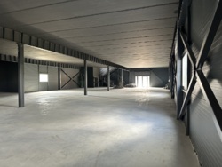   1600 ²  12