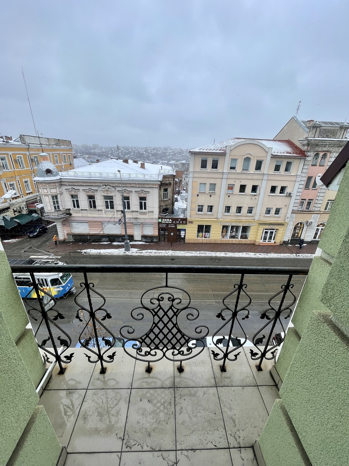 Здається комерційне приміщення перша лінія від дороги по вул.Соборній. фото 1 Здається комерційне приміщення перша лінія від дороги по вул.Соборній. фото 1