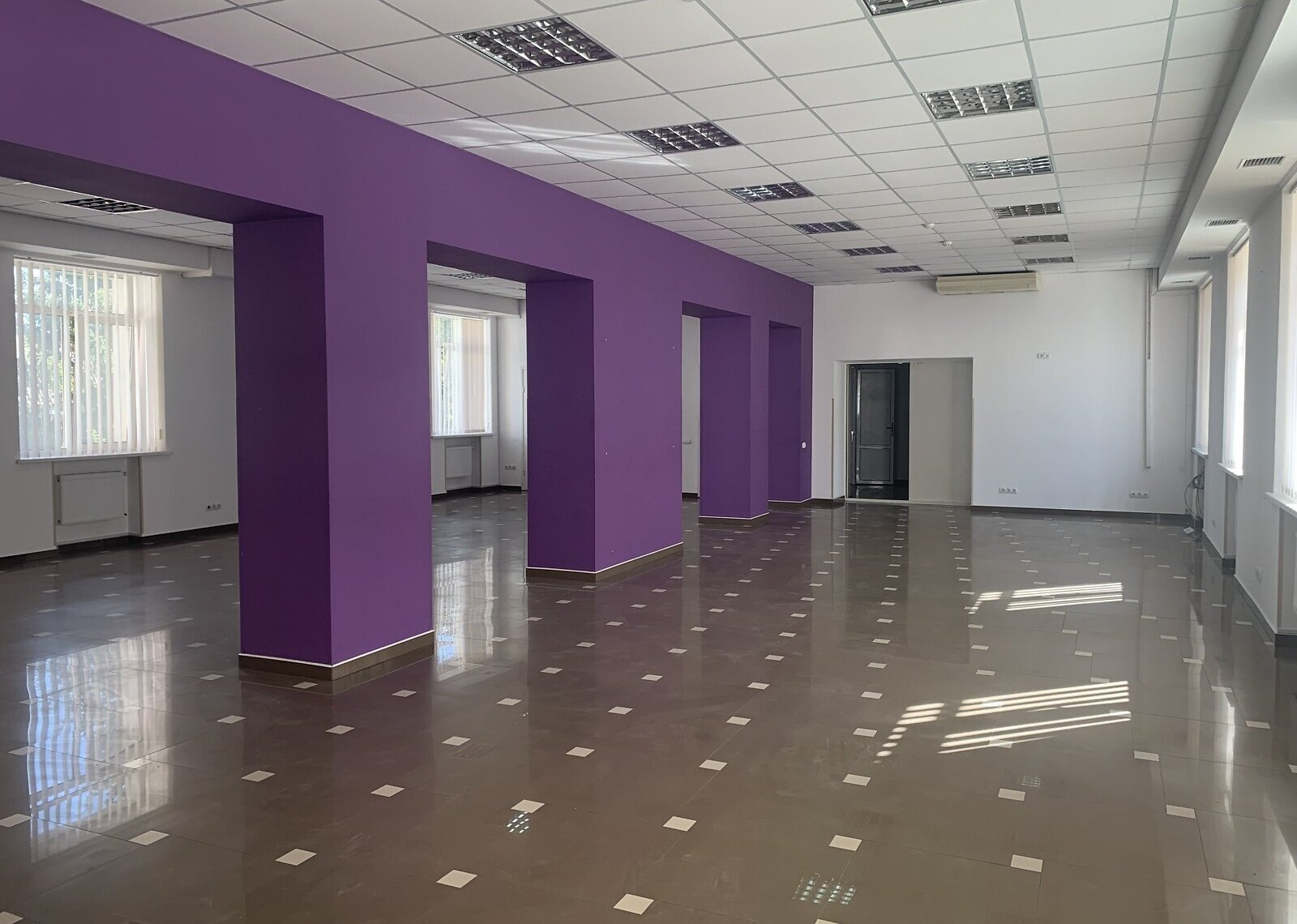 Оренда офісного приміщення в Центрі Вінниці на вул. Соборна фото 1 Оренда офісного приміщення в Центрі Вінниці на вул. Соборна фото 1