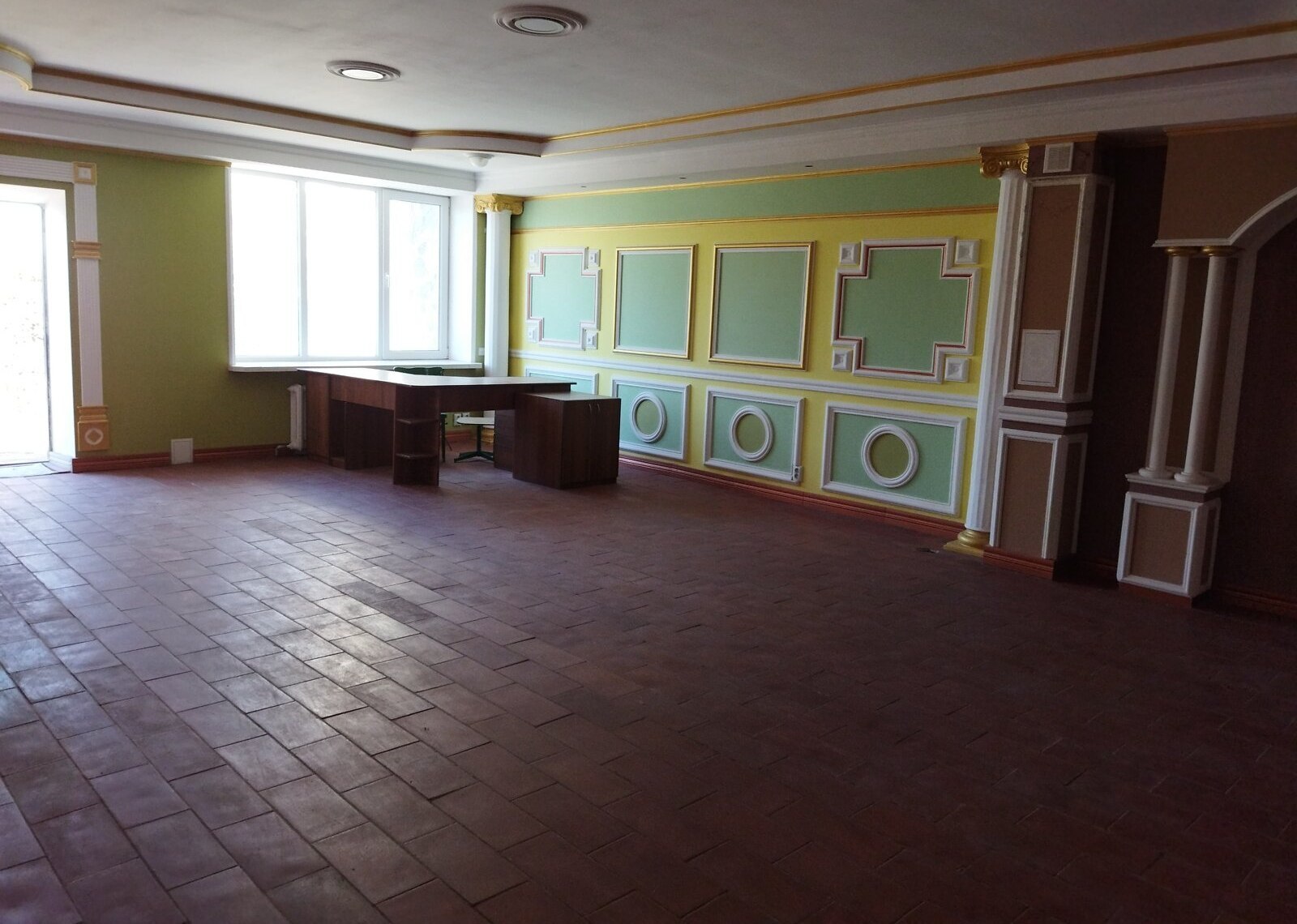 Здається комерційне приміщення на вул. Гетьмана Мазепи 29, площа 120 кв.м фото 1 Здається комерційне приміщення на вул. Гетьмана Мазепи 29, площа 120 кв.м фото 1