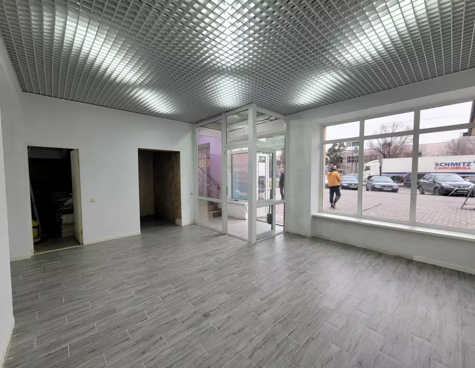 Фасадне приміщення при виїзді з Вінниці в 30м2 +(8м2). Київська 164. 26 950 грн. фото 1 Фасадне приміщення при виїзді з Вінниці в 30м2 +(8м2). Київська 164. 26 950 грн. фото 1