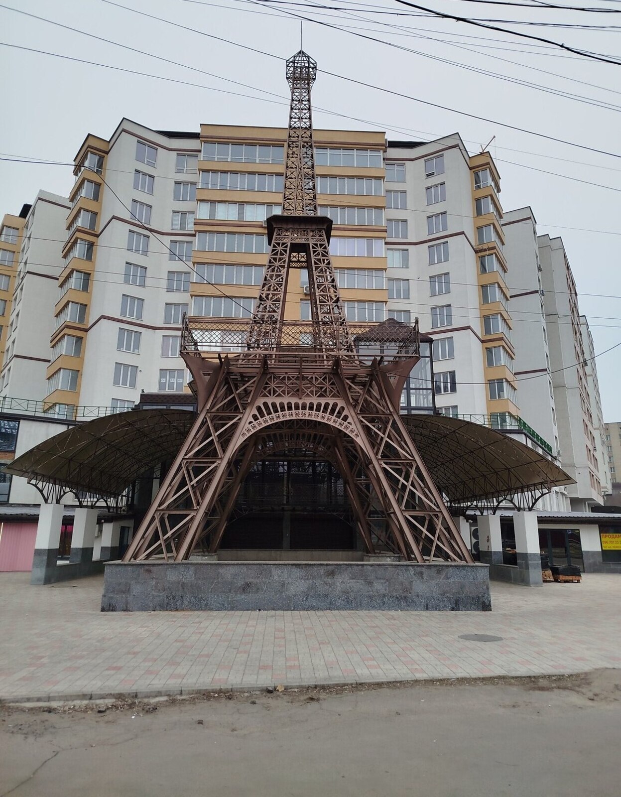 Здається комерційне приміщення на вул. Стрілецька, площа 660 кв.м фото 1 Здається комерційне приміщення на вул. Стрілецька, площа 660 кв.м фото 1