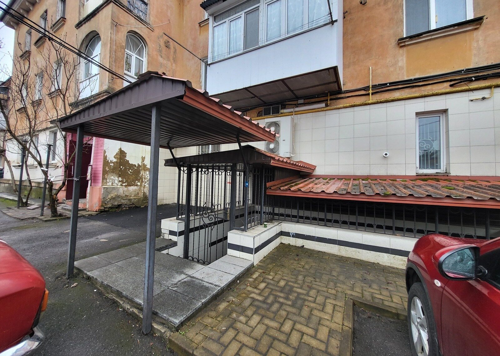 Здається комерційне приміщення на вул. Академіка Янгеля 10, площа 156 кв.м фото 1 Здається комерційне приміщення на вул. Академіка Янгеля 10, площа 156 кв.м фото 1