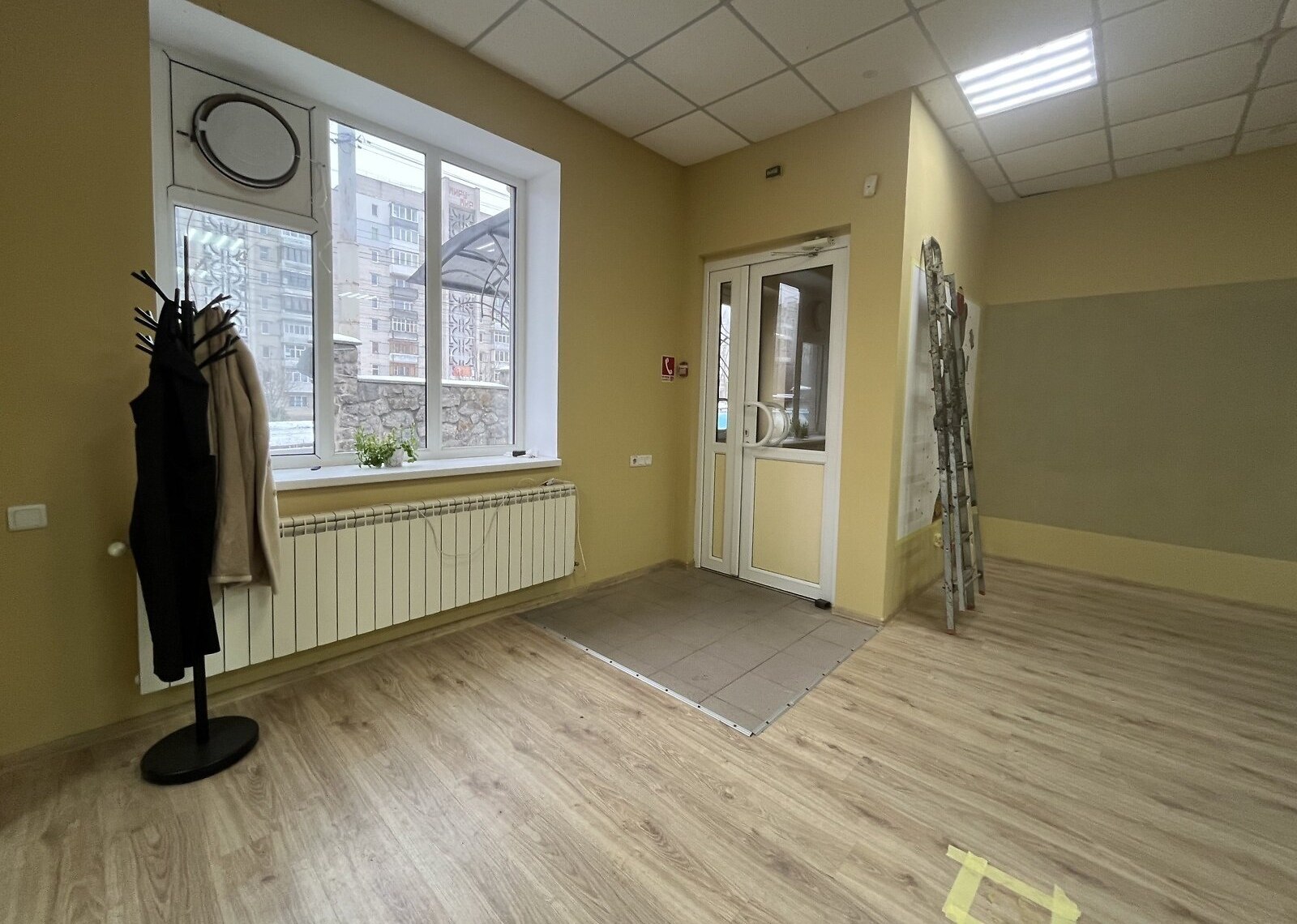 Здається комерційне приміщення на вул. Келецька, площа 40 кв.м фото 1 Здається комерційне приміщення на вул. Келецька, площа 40 кв.м фото 1