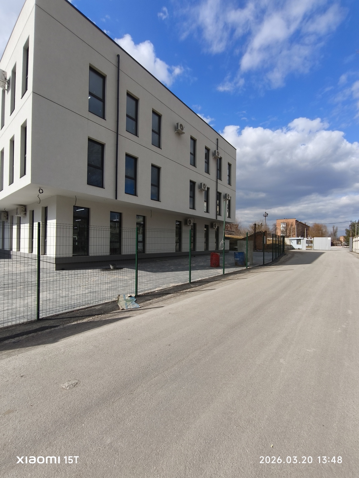 ������ 1711�² � �������������, 143��� ���� 1