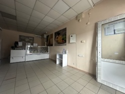 Здається комерційне приміщення на вул. Олександра Довженка 43, площа 35 кв.м фото 8 Здається комерційне приміщення на вул. Олександра Довженка 43, площа 35 кв.м фото 8