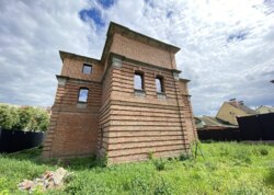 🏢 :    . , . ³  1