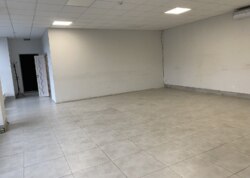 Здається комерційне приміщення на вул. Львівське шосе, площа 125 кв.м фото 4 Здається комерційне приміщення на вул. Львівське шосе, площа 125 кв.м фото 4