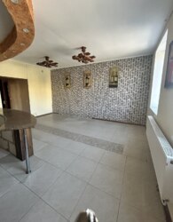 Здається комерційне приміщення на вул. Пирогова 94, площа 160 кв.м фото 1 Здається комерційне приміщення на вул. Пирогова 94, площа 160 кв.м фото 1