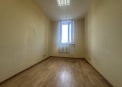 ������� ���������� ��������� �� ����. ����� ����������, ����� 130 ��.� ���� 10