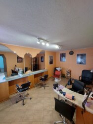 Сдам половину САЛОНА КРАСОТЫ Людвига Свободы у порога метро Алексеевская фото 1 Сдам половину САЛОНА КРАСОТЫ Людвига Свободы у порога метро Алексеевская фото 1