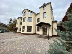 Замостянська, 16 Великий трьохповерховий будинок фото 27 Замостянська, 16 Великий трьохповерховий будинок фото 27