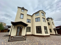 Замостянська, 16 Великий трьохповерховий будинок фото 23 Замостянська, 16 Великий трьохповерховий будинок фото 23