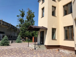 Перший поверх нежитлової будівлі з літньою площадкою фото 15 Перший поверх нежитлової будівлі з літньою площадкою фото 15