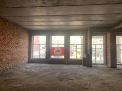 Аренда 60-100 кв.м по Верхнему Валу 30, фасад,через стенку Пузата Хата фото 3 Аренда 60-100 кв.м по Верхнему Валу 30, фасад,через стенку Пузата Хата фото 3