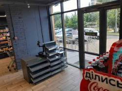 Сумісна оренда приміщення з магазином м. Київ, вул. Кондратюка 5 фото 2 Сумісна оренда приміщення з магазином м. Київ, вул. Кондратюка 5 фото 2