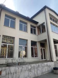 Аренда 60-100 кв.м по Верхнему Валу 30, фасад,через стенку Пузата Хата фото 5 Аренда 60-100 кв.м по Верхнему Валу 30, фасад,через стенку Пузата Хата фото 5