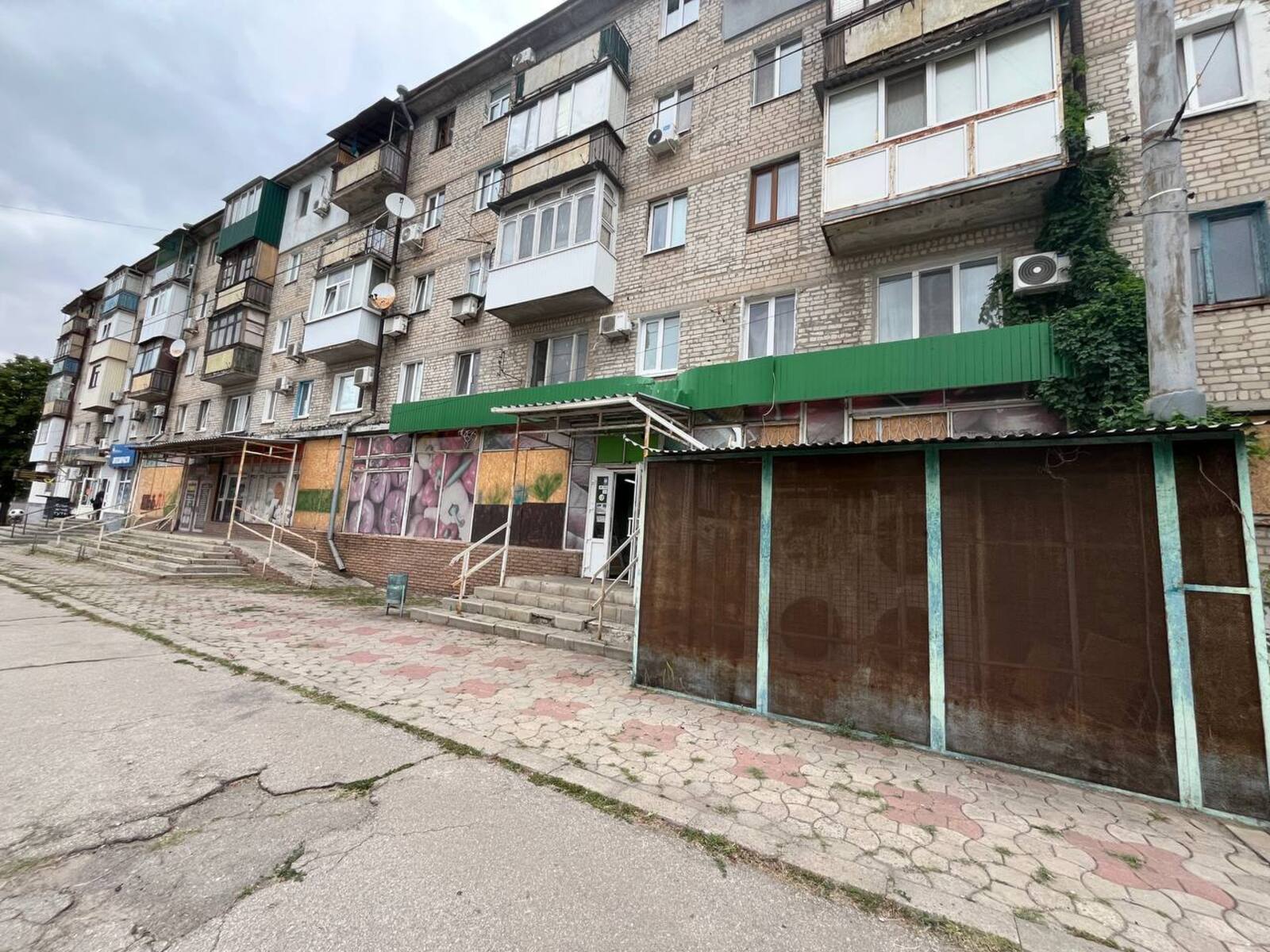 Оренда 474,3 м2/ Роганська 13/ червона лінія фото 1 Оренда 474,3 м2/ Роганська 13/ червона лінія фото 1