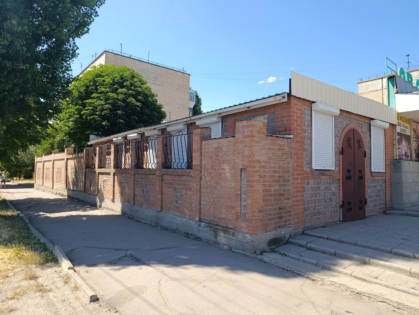 Оренда приміщення, перша лінія, зручне розташування фото 1 Оренда приміщення, перша лінія, зручне розташування фото 1