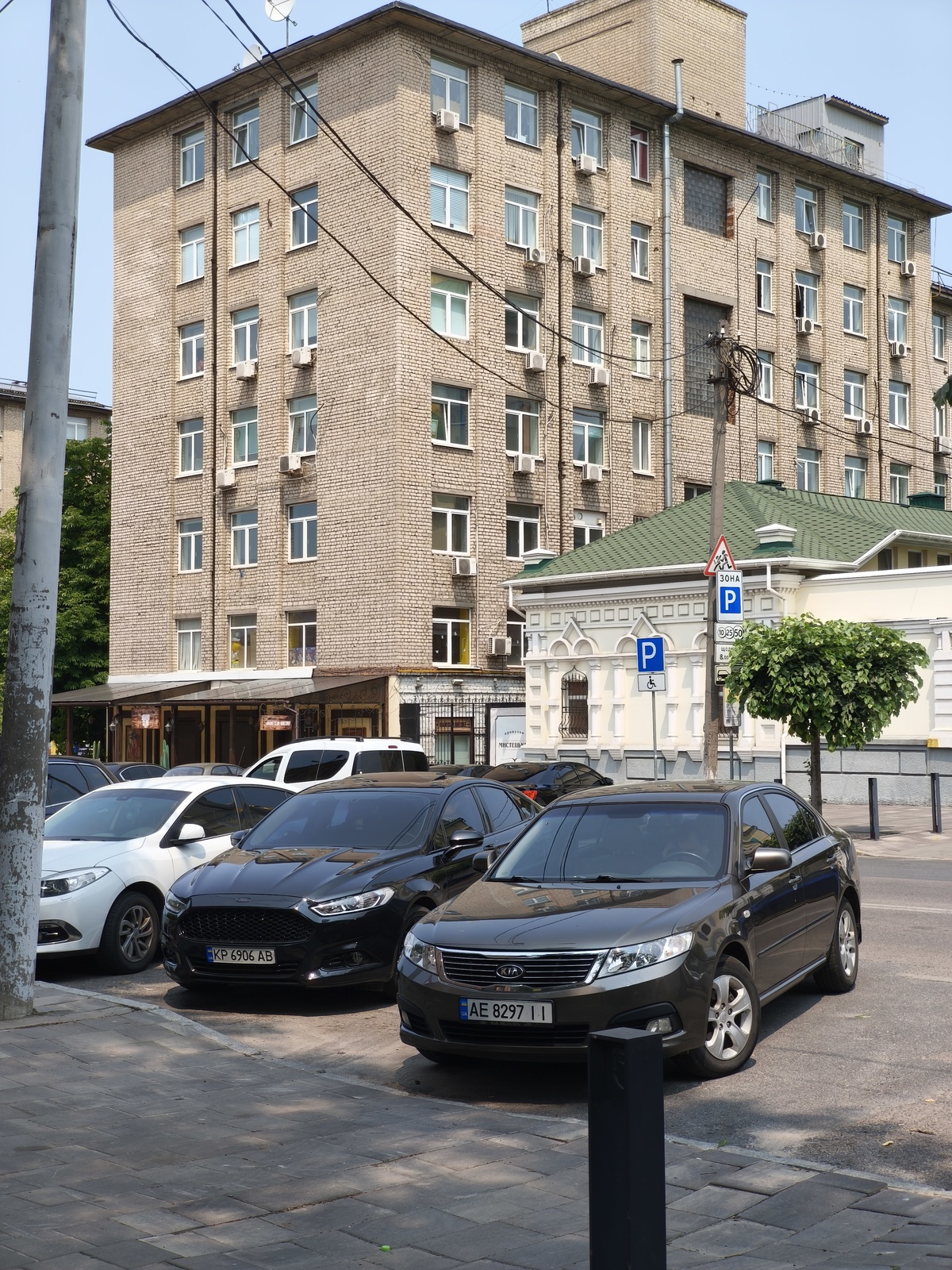 Аренда 333м на Троицкой пл. з 2ма літними майданчиками під ресторан/кафе тощо фото 1 Аренда 333м на Троицкой пл. з 2ма літними майданчиками під ресторан/кафе тощо фото 1