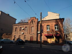 Оренда для магазина, салона, аптеки у центрі на Мономаха 74м фото 10 Оренда для магазина, салона, аптеки у центрі на Мономаха 74м фото 10