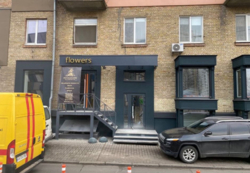  ' ,   7