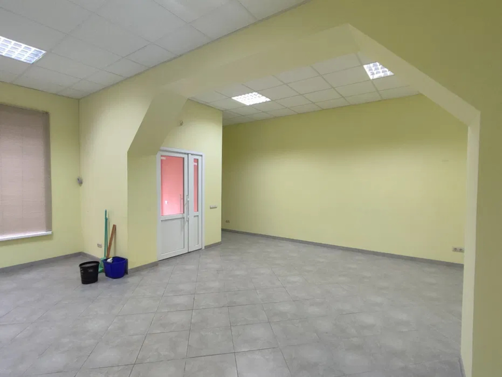 Здам в оренду приміщення з ремонтом на 1 поверсі по Проспекту Перемоги, 147, р-н 5 кутів. фото 1 Здам в оренду приміщення з ремонтом на 1 поверсі по Проспекту Перемоги, 147, р-н 5 кутів. фото 1