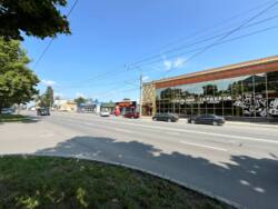 Оренда 450м2 вул. Мазепи 54 перша лінія парковка фото 5 Оренда 450м2 вул. Мазепи 54 перша лінія парковка фото 5