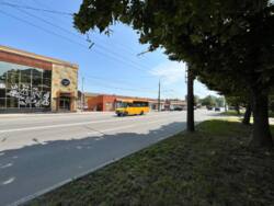 Оренда 450м2 вул. Мазепи 54 перша лінія парковка фото 4 Оренда 450м2 вул. Мазепи 54 перша лінія парковка фото 4