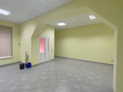 Здам в оренду приміщення з ремонтом на 1 поверсі по Проспекту Перемоги, 147, р-н 5 кутів. фото 1 Здам в оренду приміщення з ремонтом на 1 поверсі по Проспекту Перемоги, 147, р-н 5 кутів. фото 1