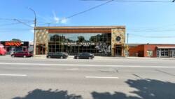 Оренда 450м2 вул. Мазепи 54 перша лінія парковка фото 1 Оренда 450м2 вул. Мазепи 54 перша лінія парковка фото 1