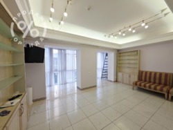 Комерційне приміщення в ЖК «Оазис» — три рівні, окремий вхід, ремонт фото 7 Комерційне приміщення в ЖК «Оазис» — три рівні, окремий вхід, ремонт фото 7