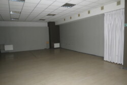     1220+216..-   CALL CENTRE, SHOW ROOM  18