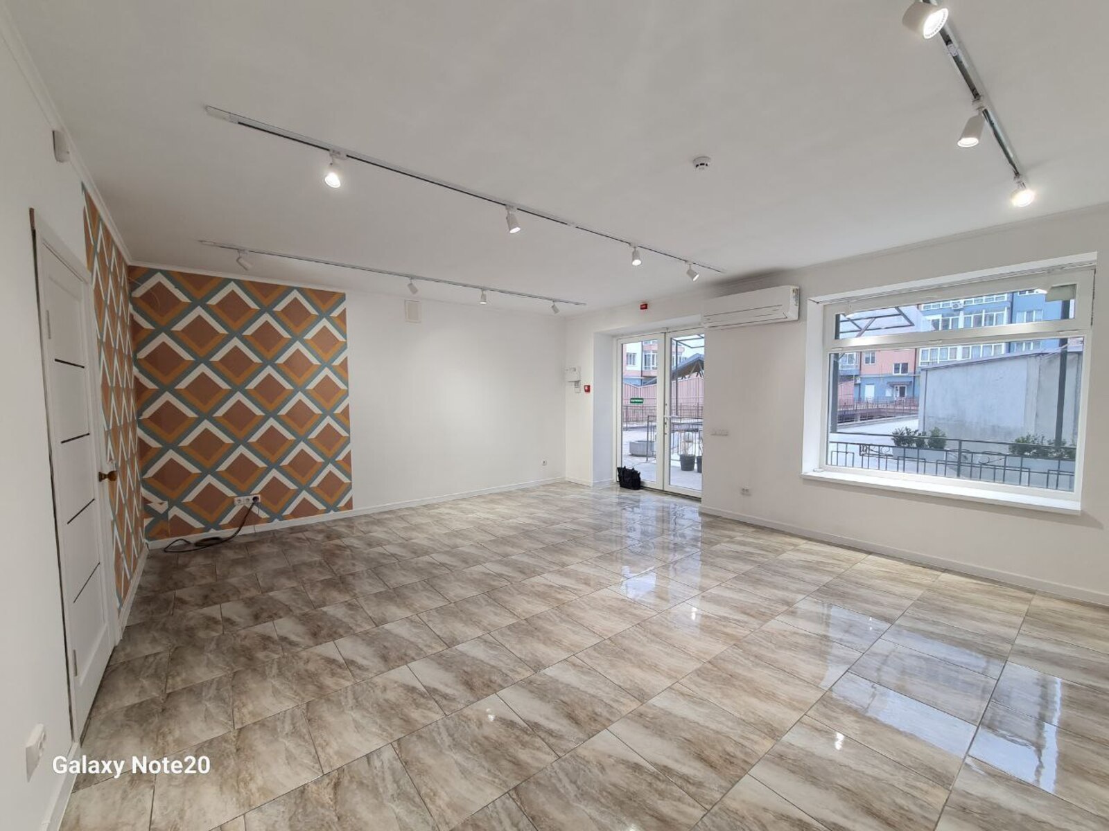 Оренда приміщення, Мельника, 1й пов фото 1 Оренда приміщення, Мельника, 1й пов фото 1