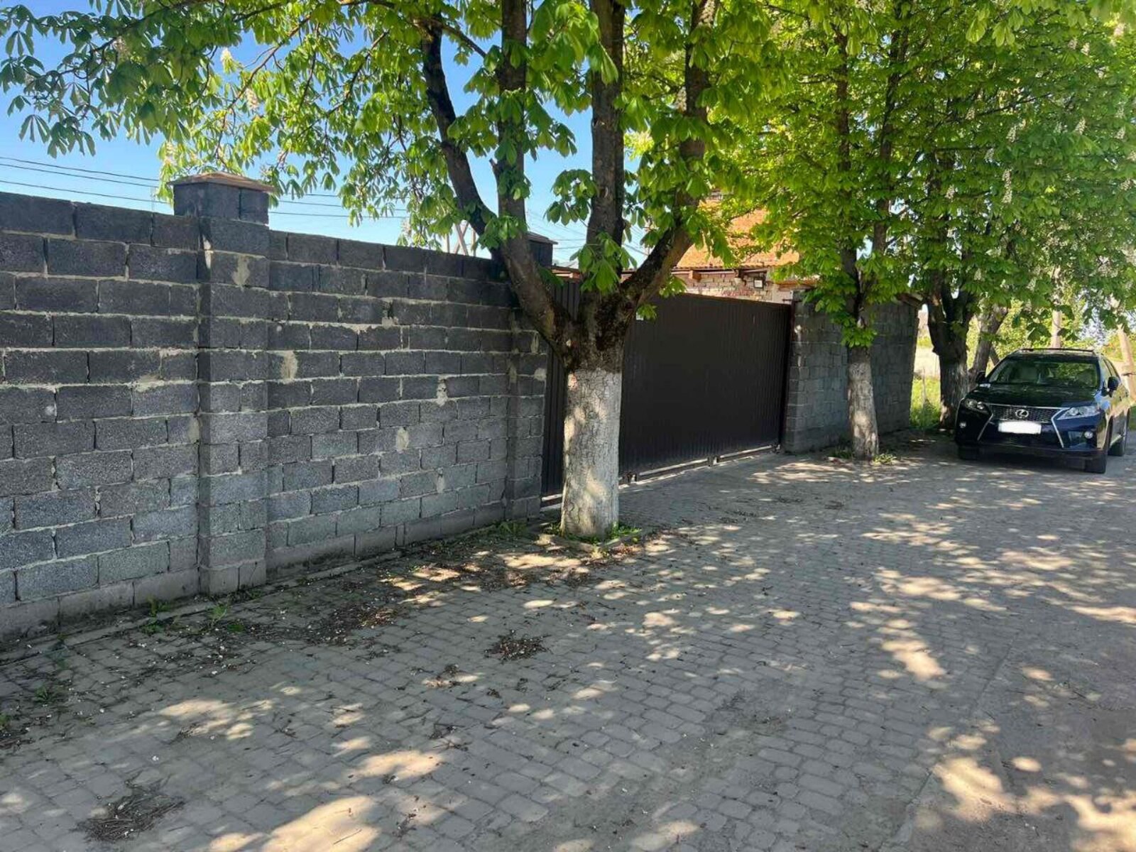 Здається в оренду виробнича площадка з З цехами в с.Підпечери фото 1 Здається в оренду виробнича площадка з З цехами в с.Підпечери фото 1