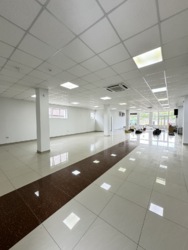 Оренда комерційного приміщення 200 м², фасад, неподалік ринок Гід фото 2 Оренда комерційного приміщення 200 м², фасад, неподалік ринок Гід фото 2