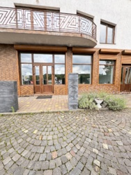 Оренда комерційного приміщення 200 м², фасад, неподалік ринок Гід фото 1 Оренда комерційного приміщення 200 м², фасад, неподалік ринок Гід фото 1