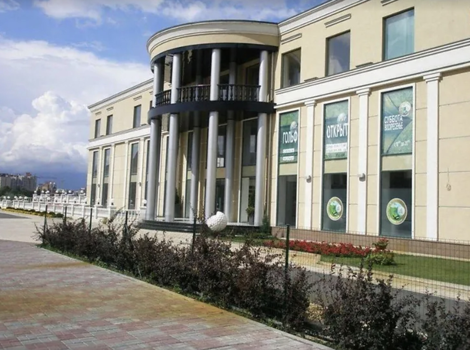 Довгострокова оренда офісного приміщення 385 м² на Оболонській набережній, Гольф-центр, 1-й поверх фото 1 Довгострокова оренда офісного приміщення 385 м² на Оболонській набережній, Гольф-центр, 1-й поверх фото 1