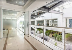 Довгострокова оренда офісного приміщення 2680 м² на Оболонській набережній, Гольф-центр, цоколь + 1-й поверх фото 5 Довгострокова оренда офісного приміщення 2680 м² на Оболонській набережній, Гольф-центр, цоколь + 1-й поверх фото 5