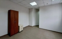 Здається комерційне приміщення на майд. Перемоги, площа 352 кв.м фото 11 Здається комерційне приміщення на майд. Перемоги, площа 352 кв.м фото 11