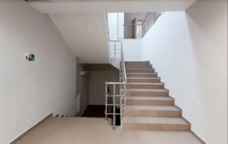 Здається комерційне приміщення на майд. Перемоги, площа 352 кв.м фото 2 Здається комерційне приміщення на майд. Перемоги, площа 352 кв.м фото 2