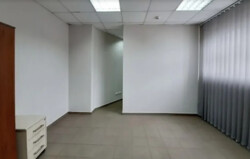 Здається комерційне приміщення на майд. Перемоги, площа 352 кв.м фото 10 Здається комерційне приміщення на майд. Перемоги, площа 352 кв.м фото 10