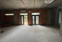 Здається комерційне приміщення на вул. Шептицького Андрія Митрополита, площа 168 кв.м фото 5 Здається комерційне приміщення на вул. Шептицького Андрія Митрополита, площа 168 кв.м фото 5