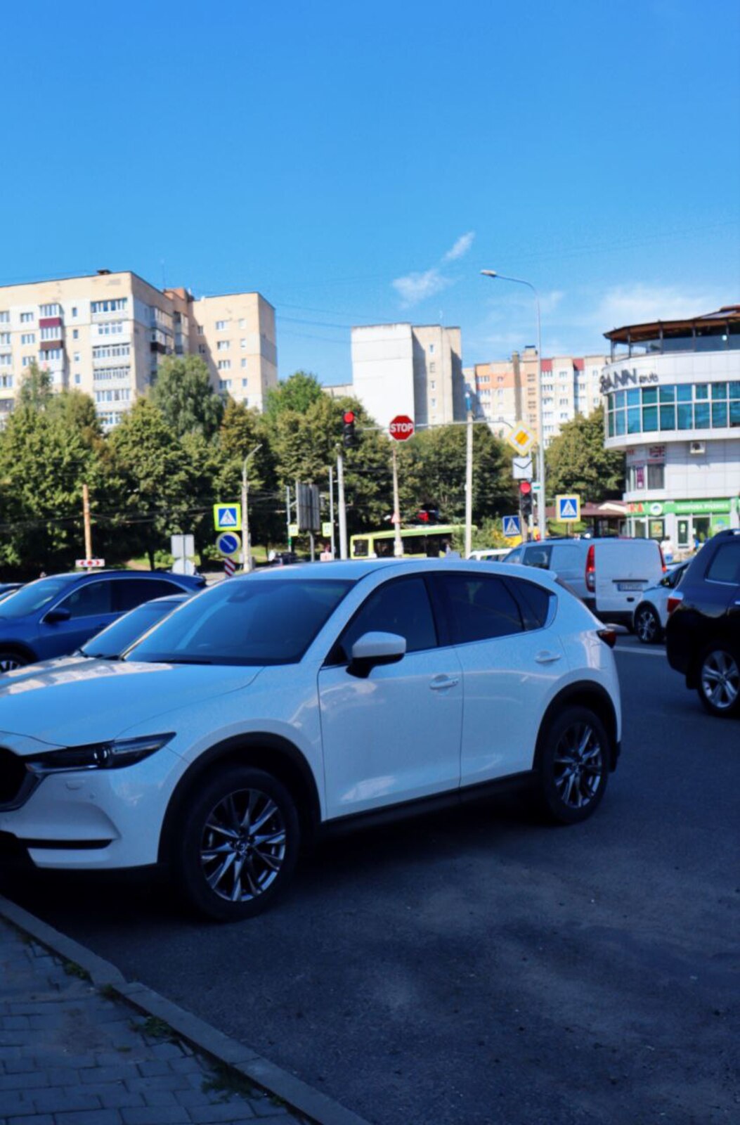 Оренда частини магазину локація супер ! фото 1 Оренда частини магазину локація супер ! фото 1